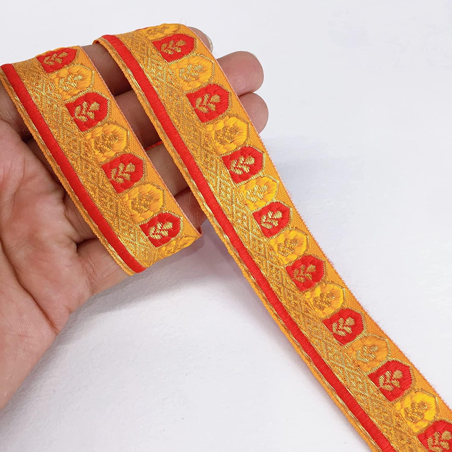 25mm Jacquard, shown on white cotton